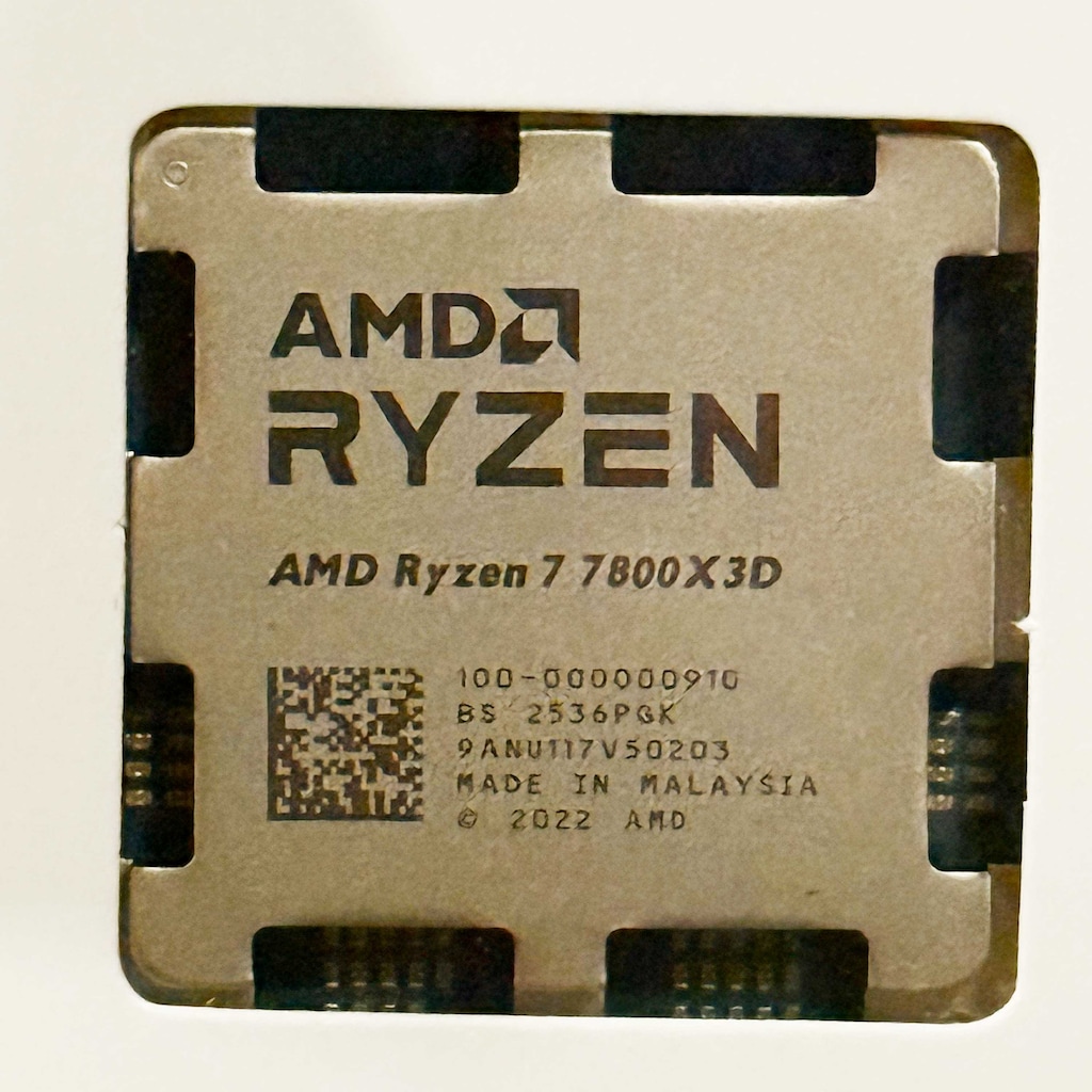 AMD RYZEN 7 7800X3D + GIGABYTE X870 EAGLE WIFI 7 + 32GB DDR5 - 5