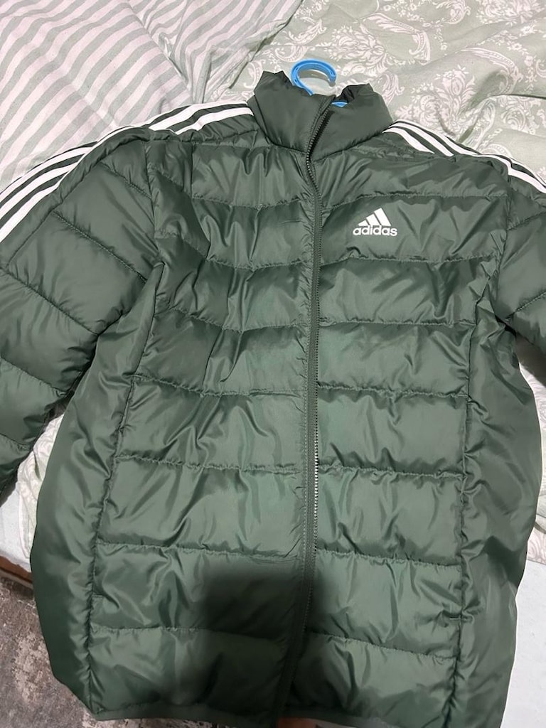 Adidas mont orjinal sıfır ayarında hiç kullanılmadı
