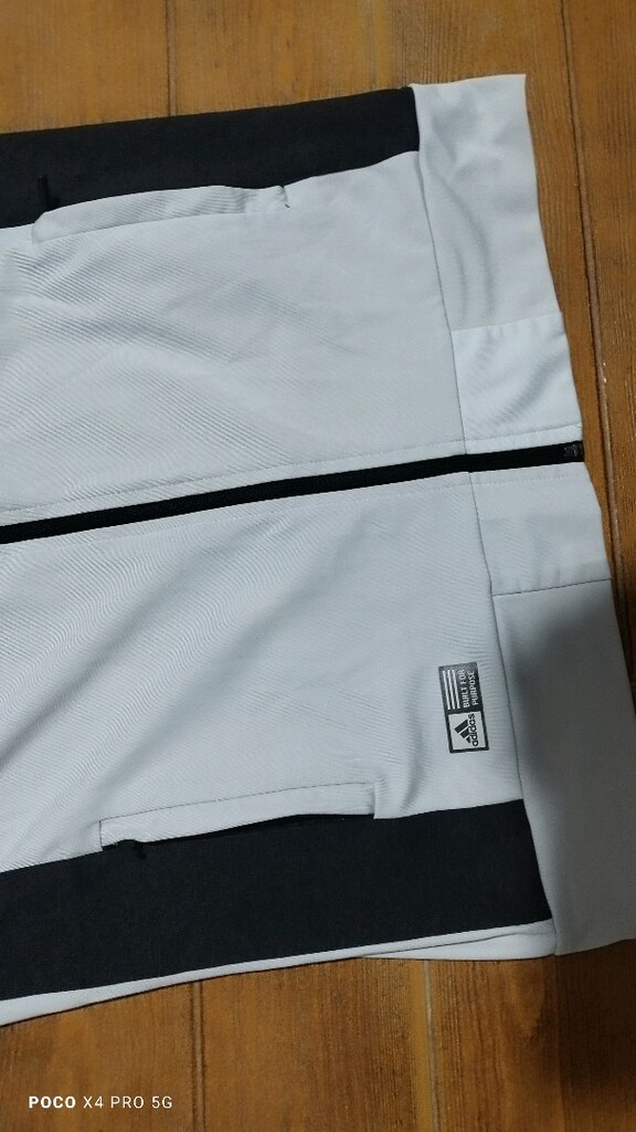 #Erkek sweat mont #Adidas likralı..Önde leke ve arkasında nokta kusur - 4