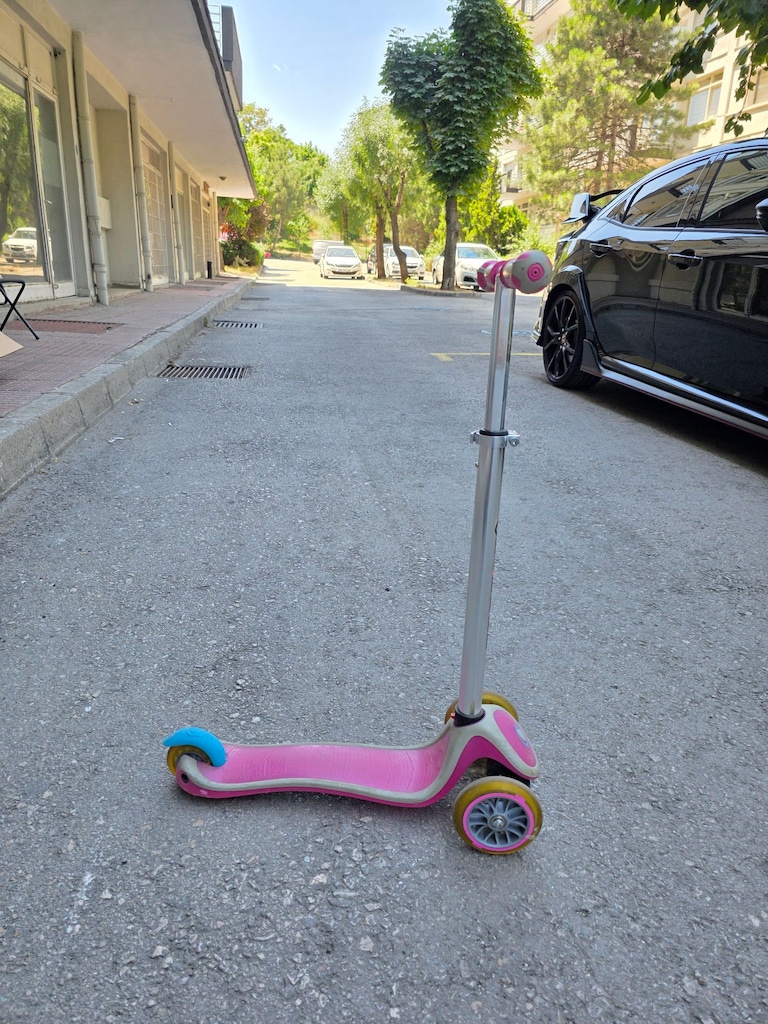 Globber Oturaklı Scooter + B'twin Kask ve Koruyucu Set - 6