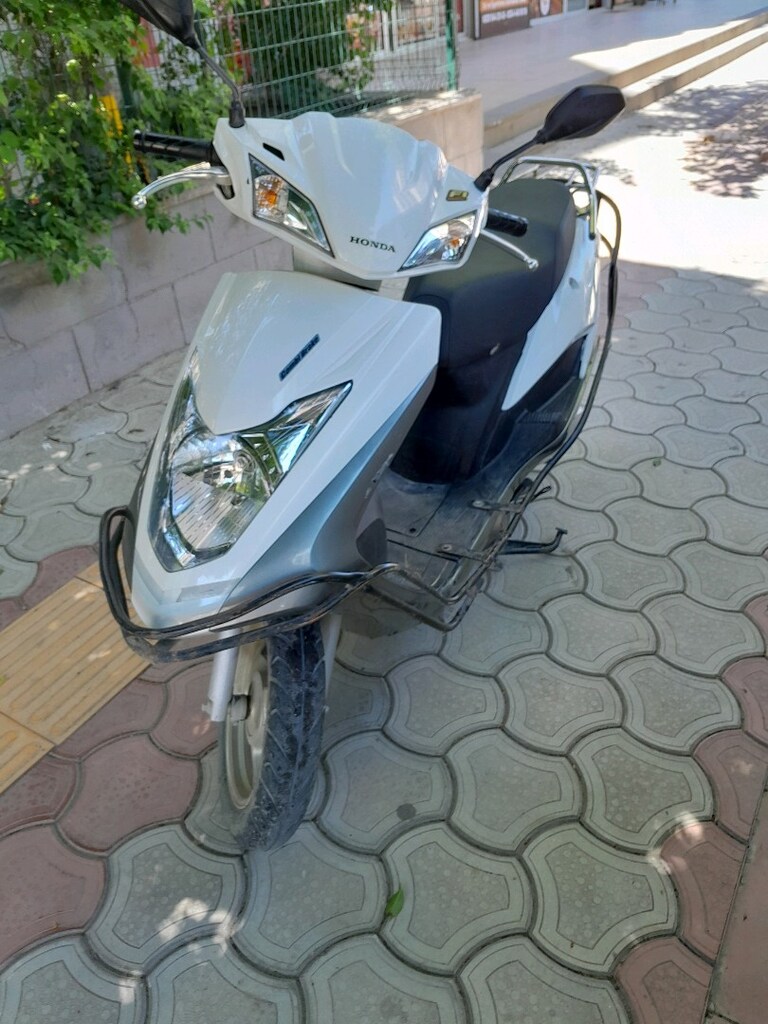 HONDA ACTIVA S 125 - 2