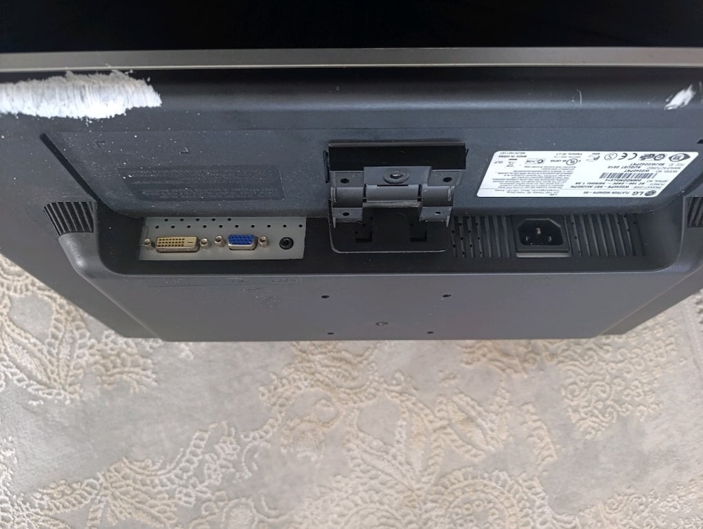 LG 2242 Monitör - 3