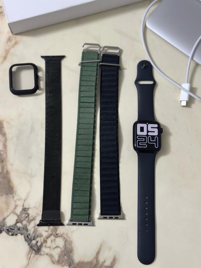 Apple Watch SE 3 GPS 44mm Midnight 3 Aylık Sıfır ürün az kullanıldı - 4