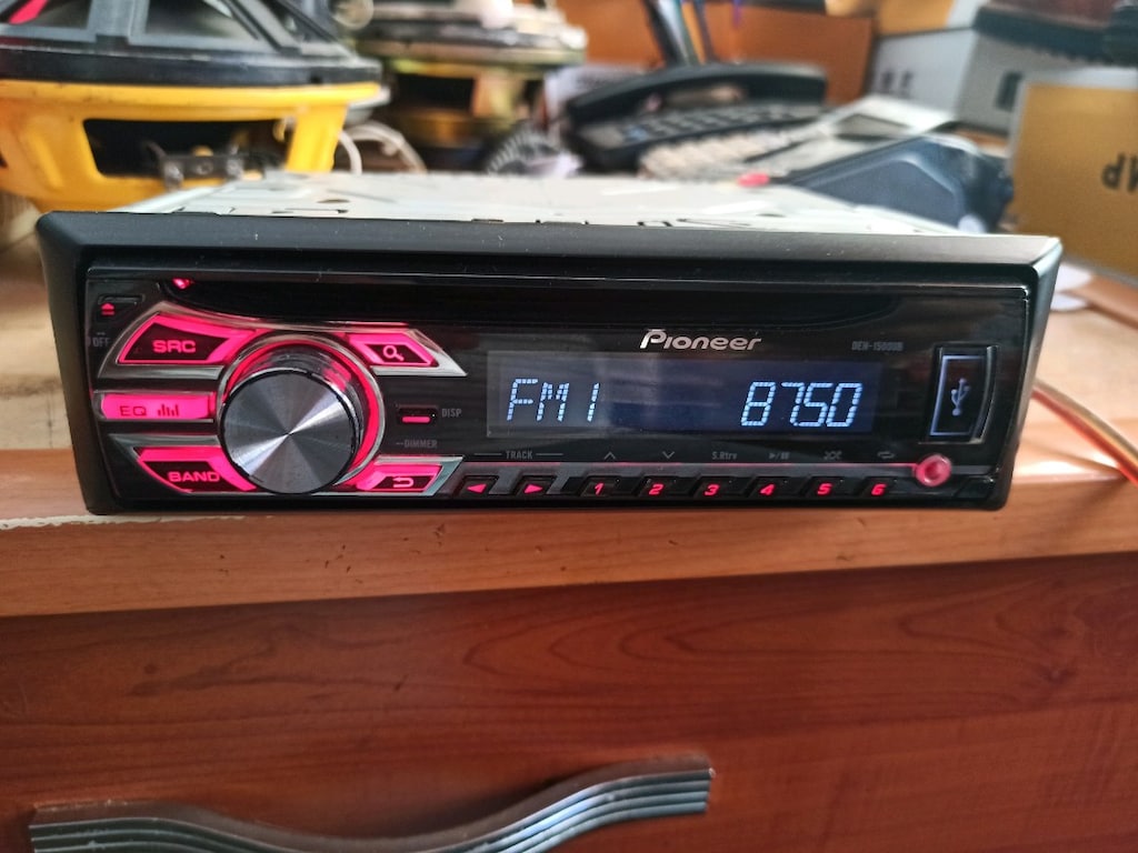 sıfır gibi eski seri Pioneer USB AUX RADYO BULUTUT tek anfi çıkışli - 2