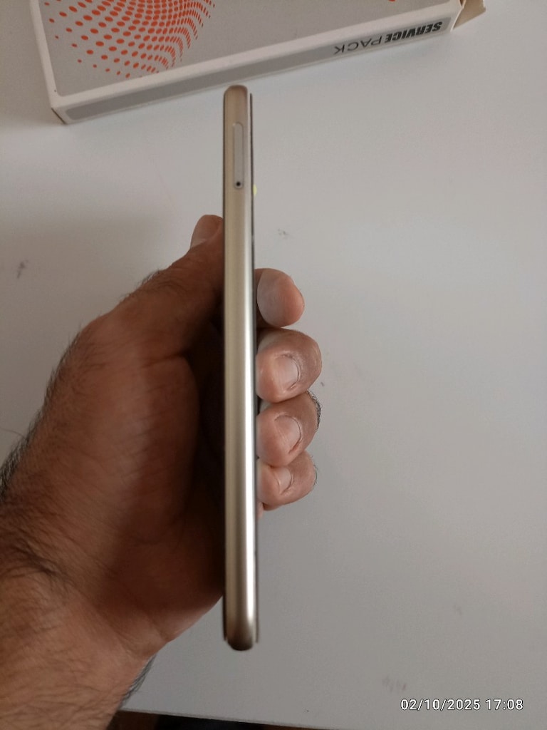 P9 Life 2017 Model: (PRA- LX1) - 4