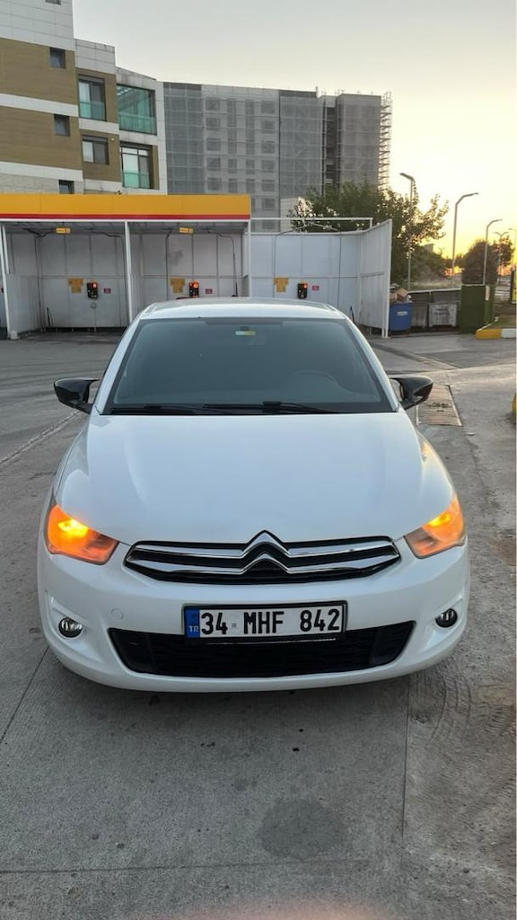 Beyaz Citroen Otomobil - 2