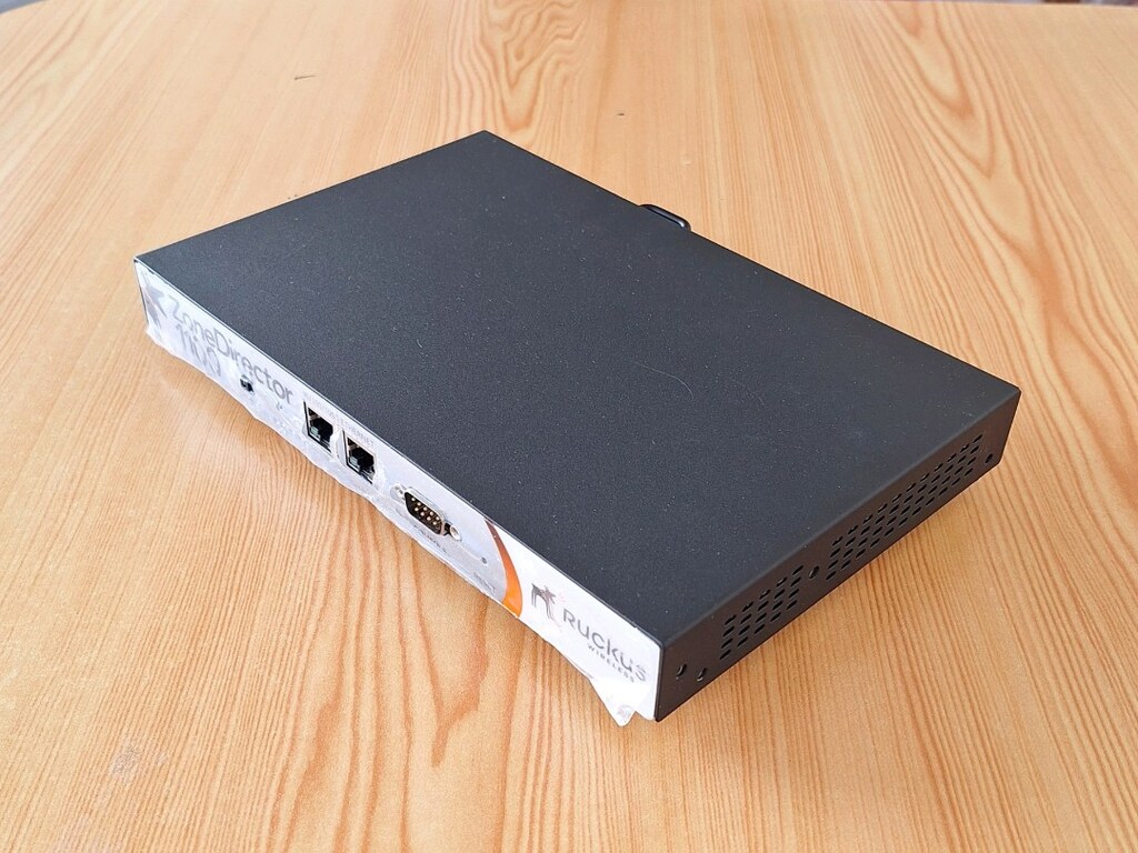 Ruckus ZoneDirector 1100 Access Point - 2