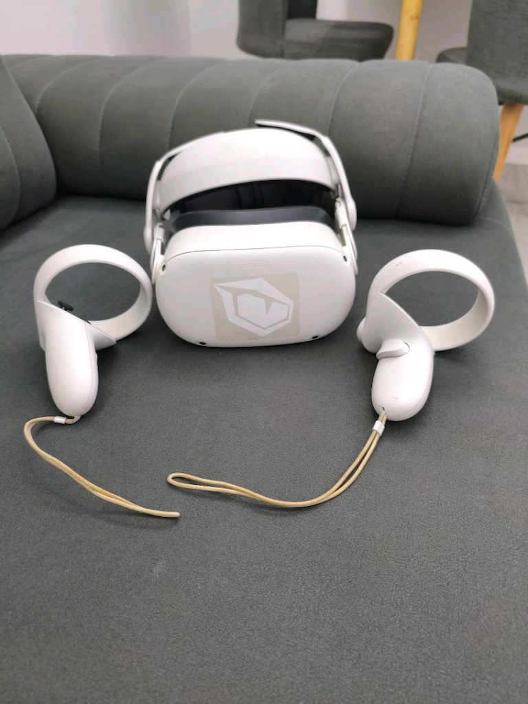 Meta Quest 2 VR - 11
