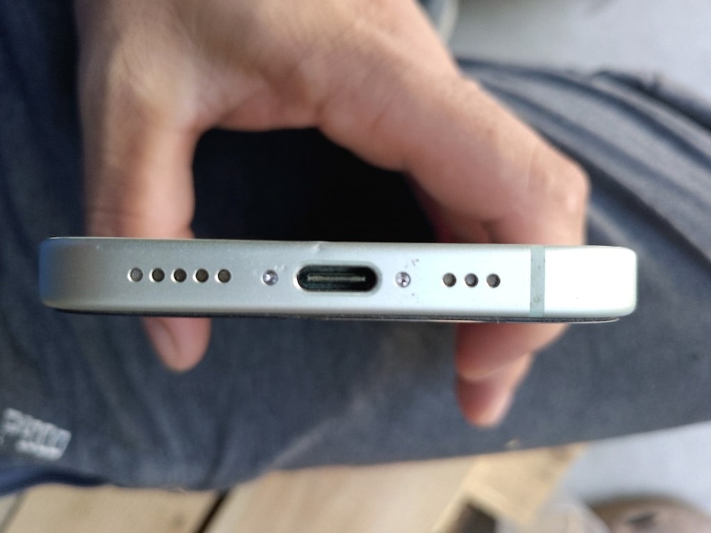 iPhone 15 - 6