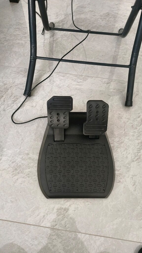 Thrustmaster 458 ferrari - 3