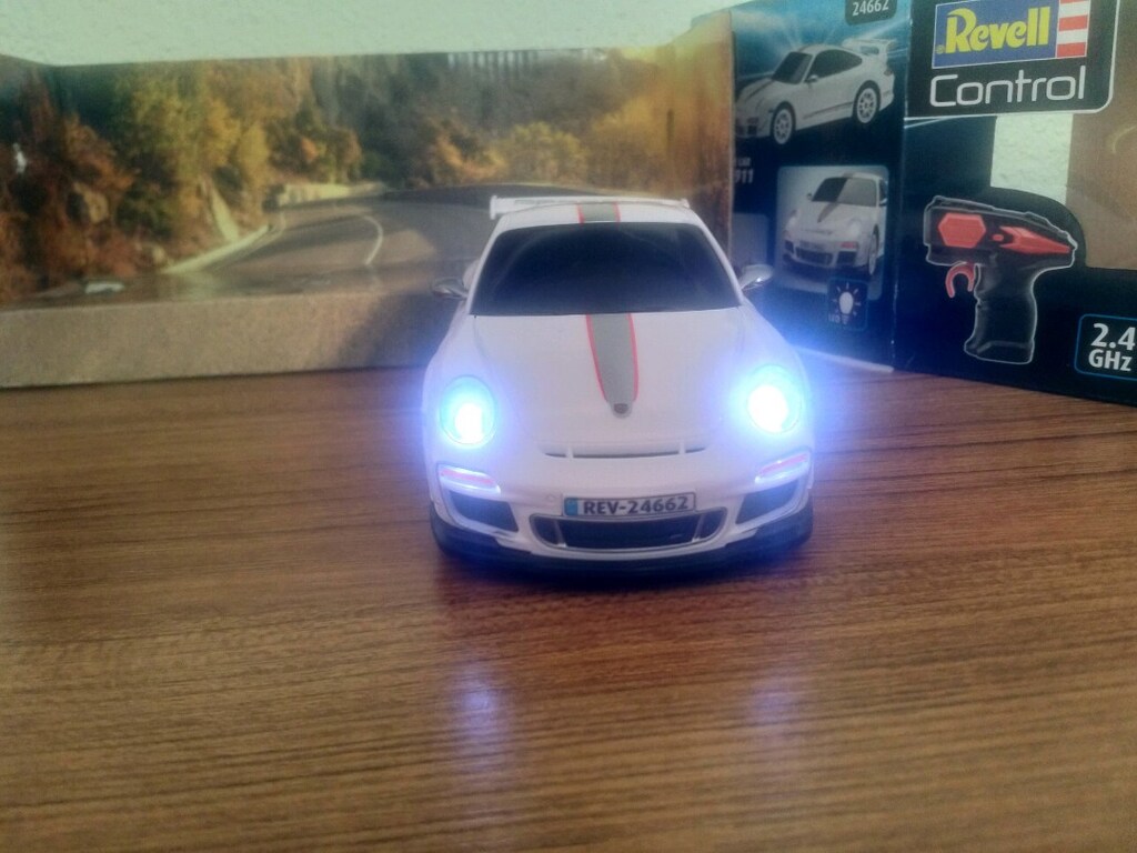 UZAKTAN KUMANDALI IŞIKLI PORSCHE 911 GTR3 RS LİSANSLI - 18