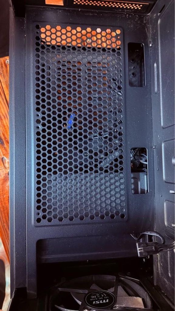MSI MAG FORCE 112R KASA - 12