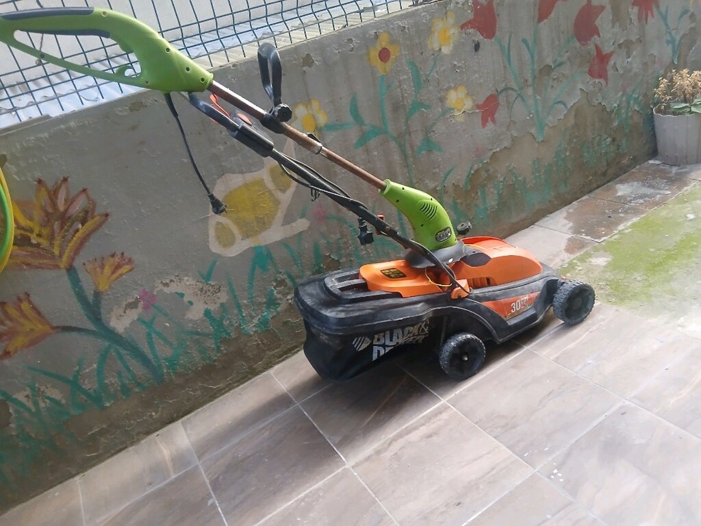 blacdecker çim biçme makinesi ve tırpanla beraber - 5