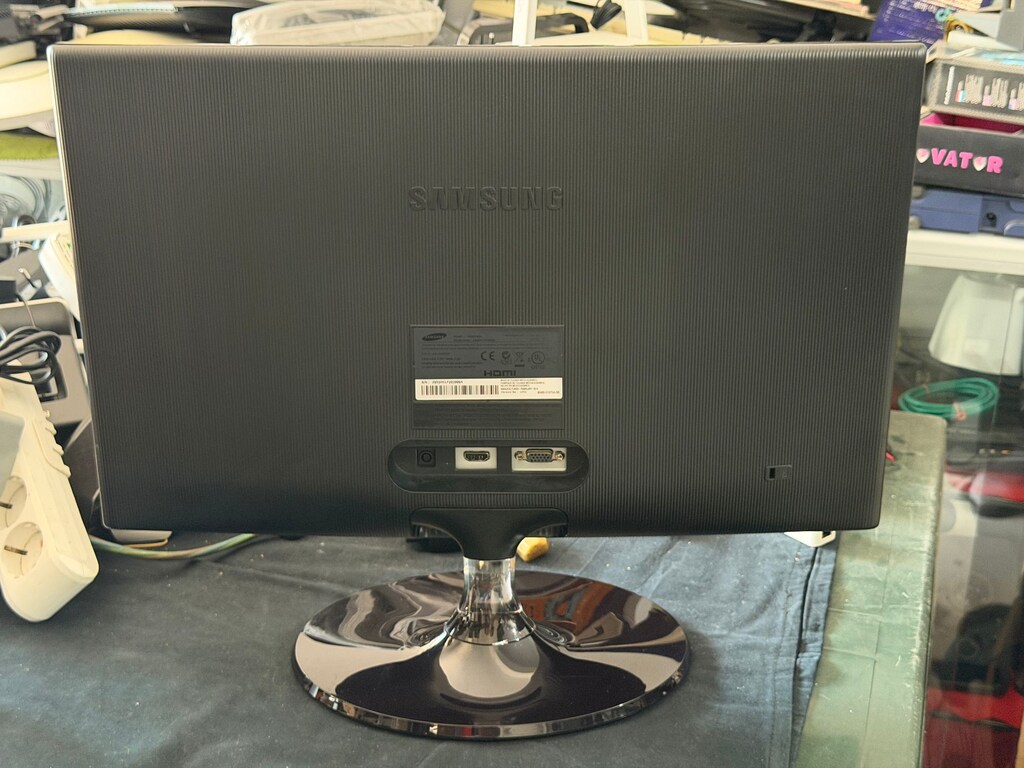 Samsung 21,5" S22C300B WideScreen Led Monitör Ekran HDMI - 4