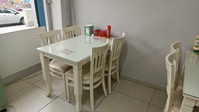 Üstü cam masa ve sandalye