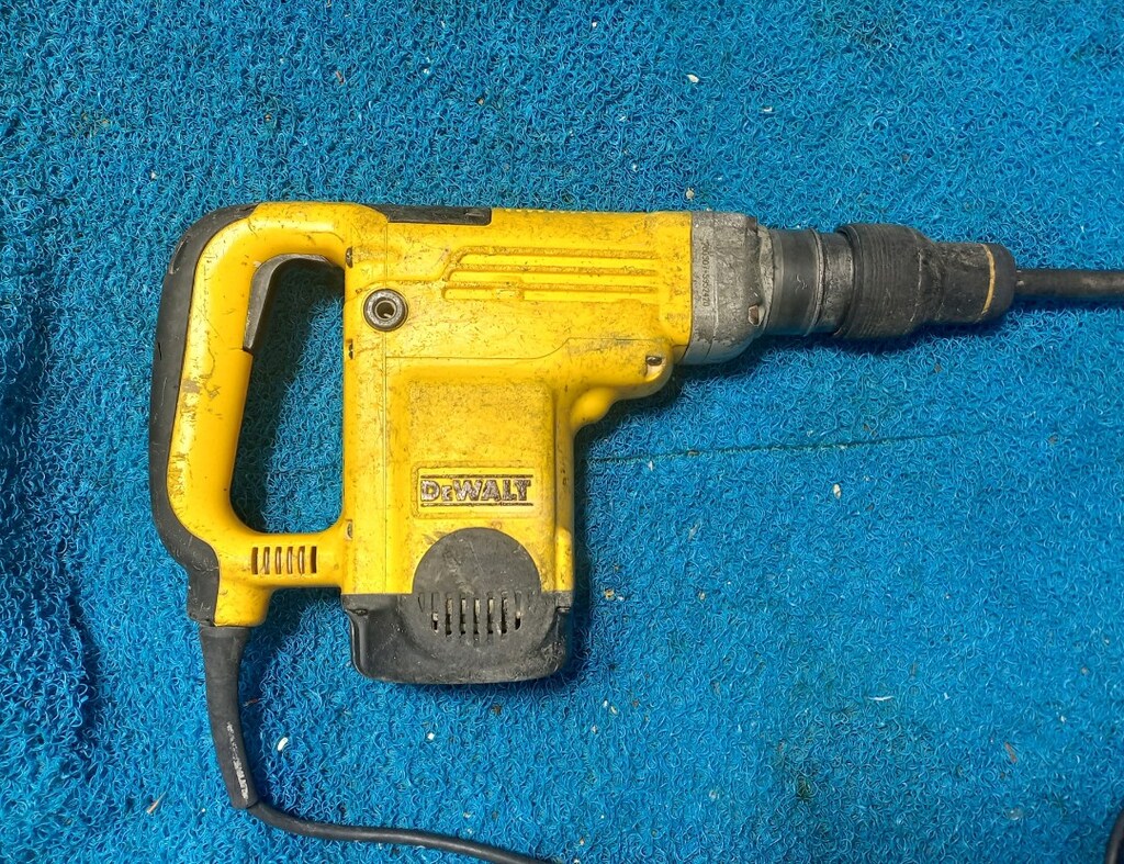 DEWALT ORJİNAL 6 KİLO KIRICI DELİCİ - 2