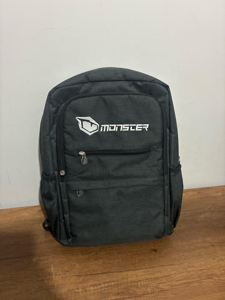 17.3 MONSTER SIRT ÇANTASI