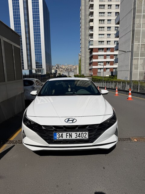 Hyundai ELANTRA