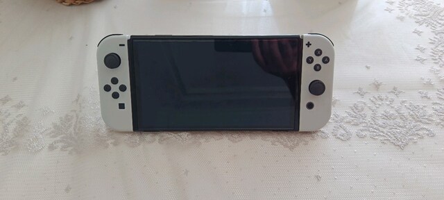 Nintendo Switch OLED 64 GB | FIFA 21 + Zelda | Kutulu | Sıfır Ayarında