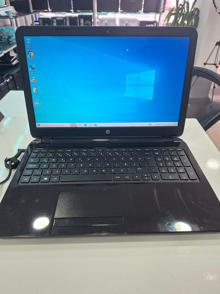 HP 15-G018ST AMD E1 6010 8GB DDR3 RAM 120GB SATA SSD RADEON R2 GRAPHIC - 2