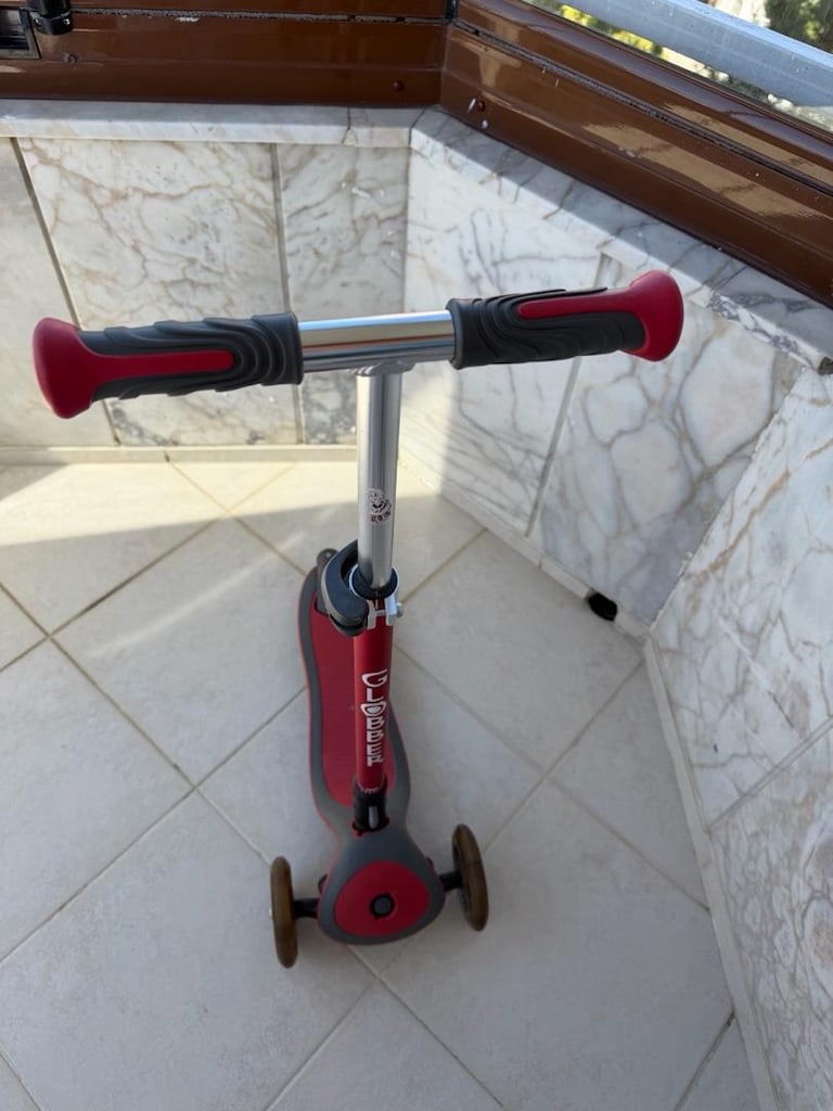 Globber Elite Deluxe 3 tekerlekli kırmızı çocuk Scooter - 6