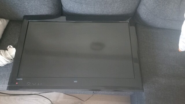 82 ekran TV Lcd