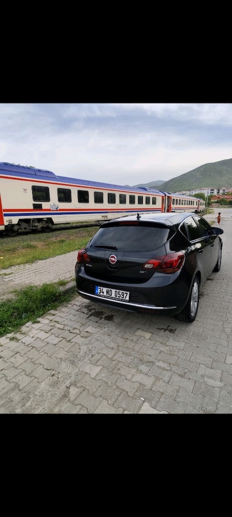 MASRAFSIZ & TRİGERİ YENİ! 136 BİN KM ASTRA J SPORT - 11