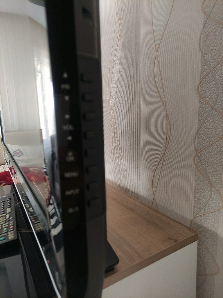 LG TV - 8