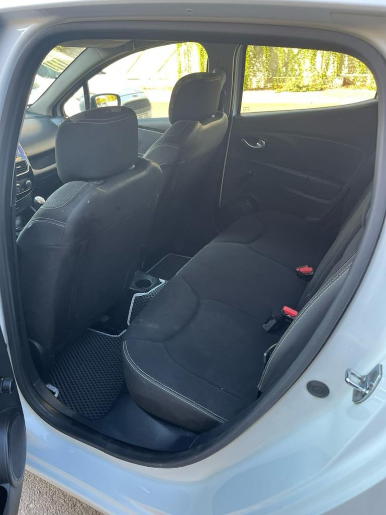 Beyaz Renault Clio - 12