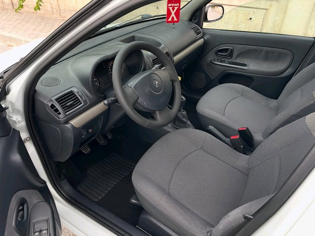2004 Model 1.2 16 V - 10