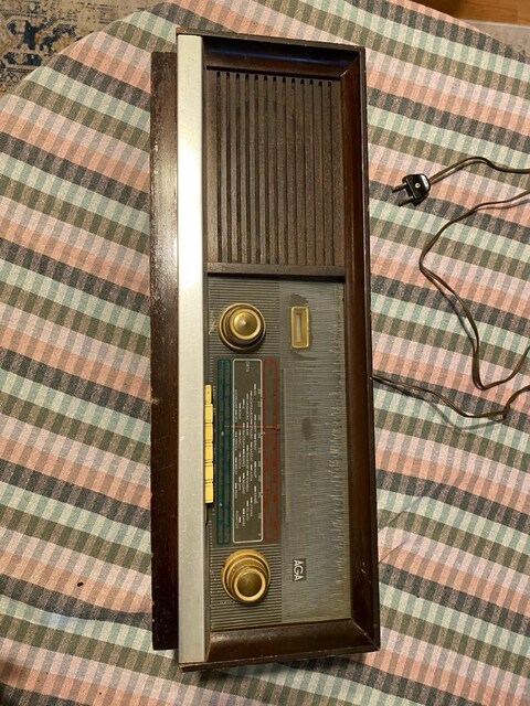 AGA Tip 5453 Antika Lambalı Radyo – Vintage Ahşap Kasa – Koleksiyonluk