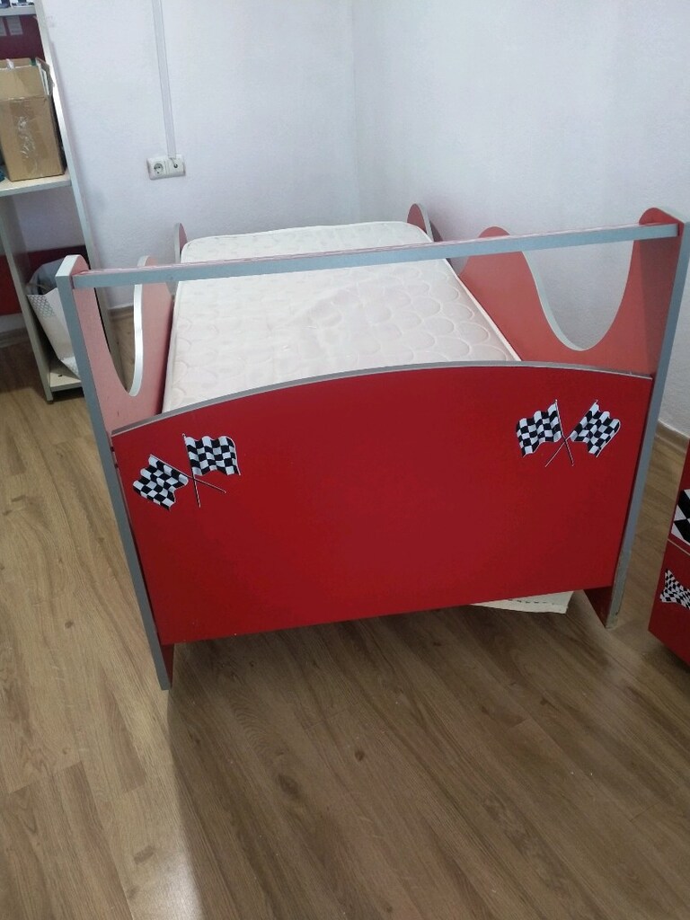 Çoçuk arabalı yatak mobilyalı