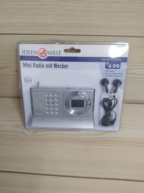 masa üstü paketinde açilmamiş mini dijital radyo saat
