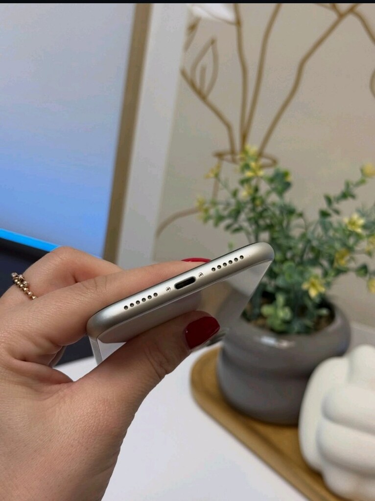 iPhone 11 128 GB Silver Türkiye Cihazi - 4