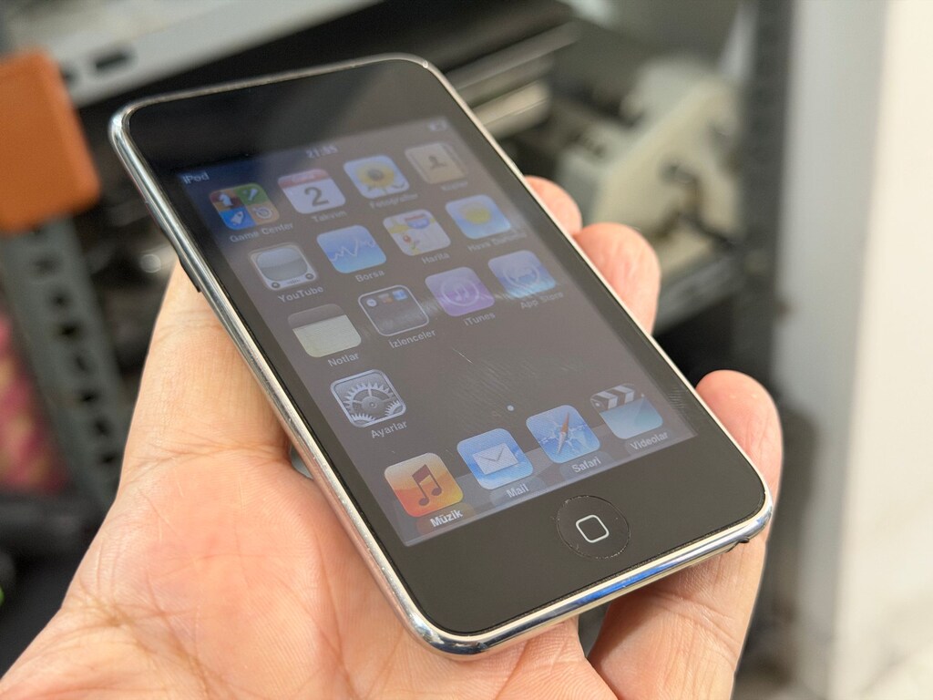 Apple İPod Touch (2.nesil) 8 GB Siyah Mp3 Player - 6