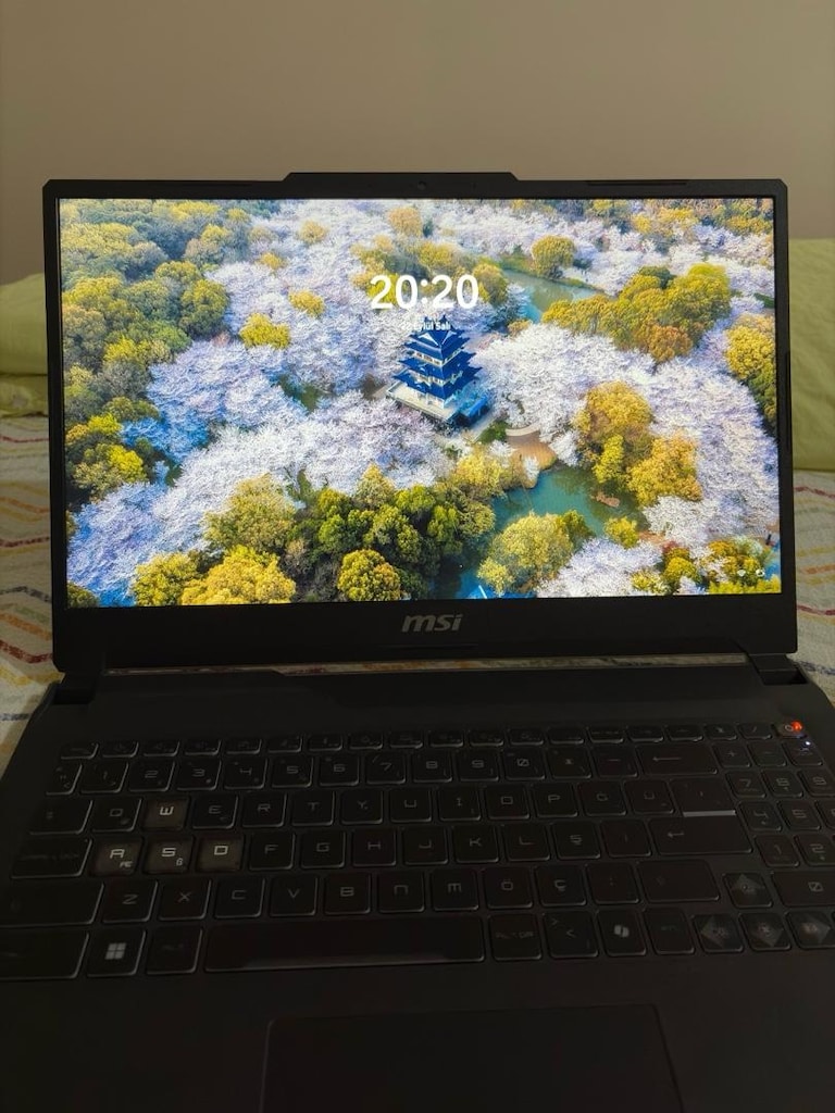 MSI CYBORG 15 A13VF - 2
