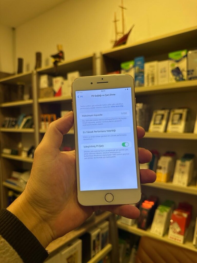 8 plus 64 gb temiz işlemsiz chz tr pil 100 yeni kzmtik 10/9 - 6