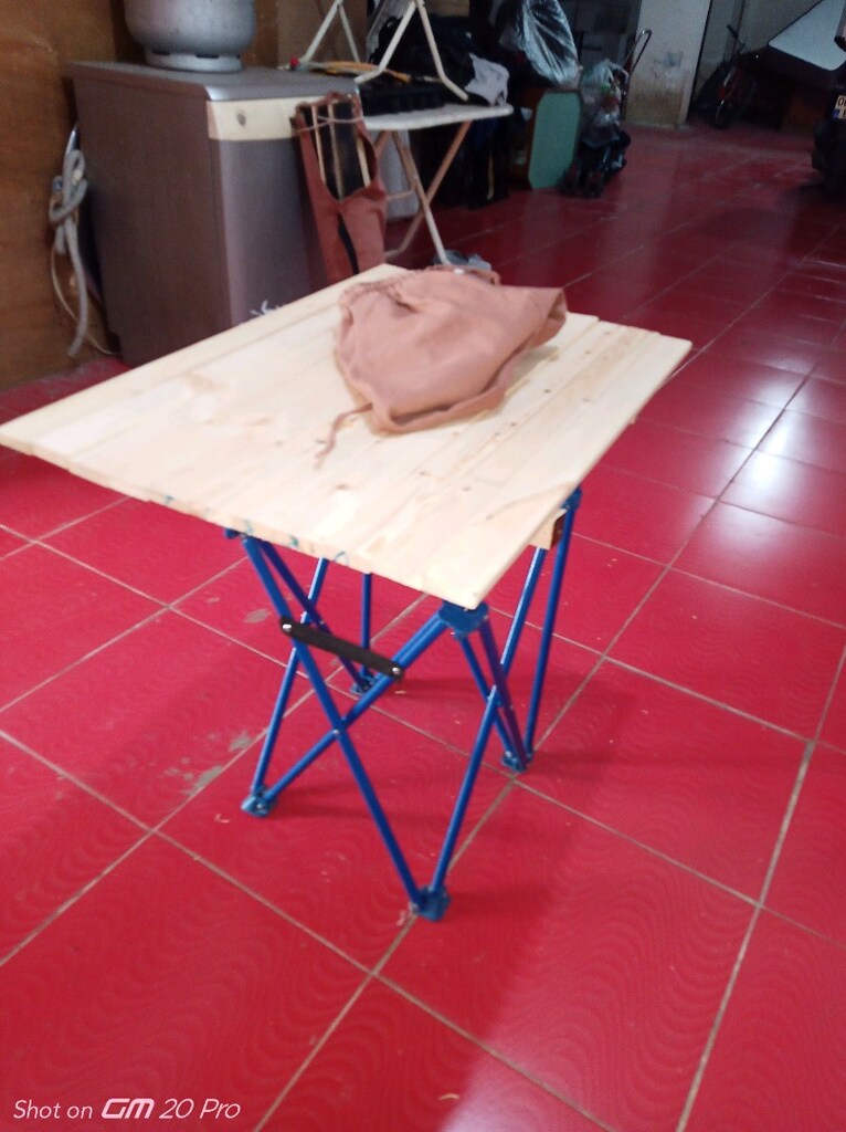 2. el katlanır 4 sandalye 1 masa kiliflariyla beraber 2450 tl - 9