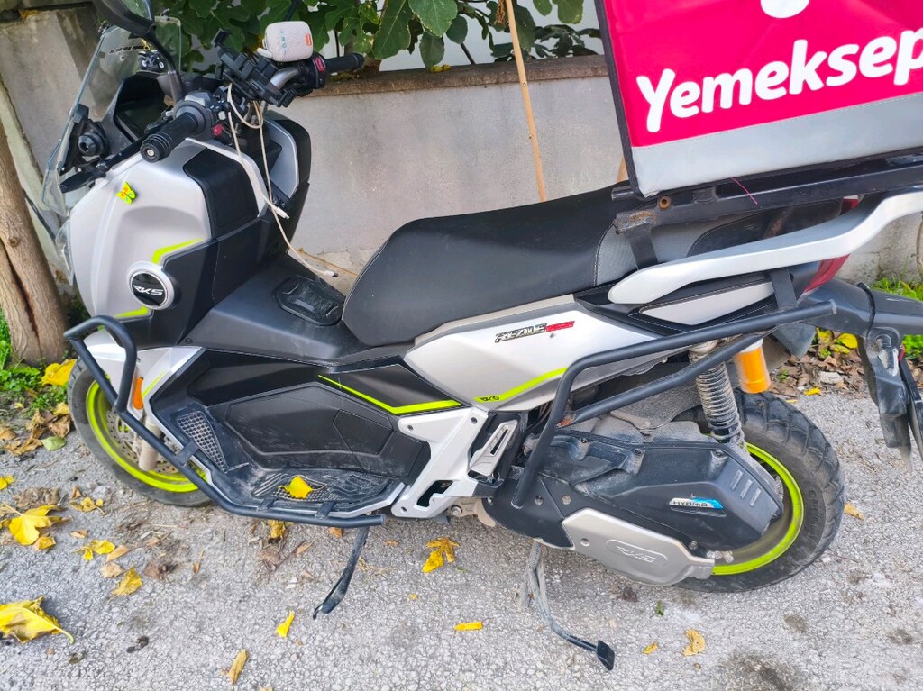 Rks Reale 125 Hybrid - 6