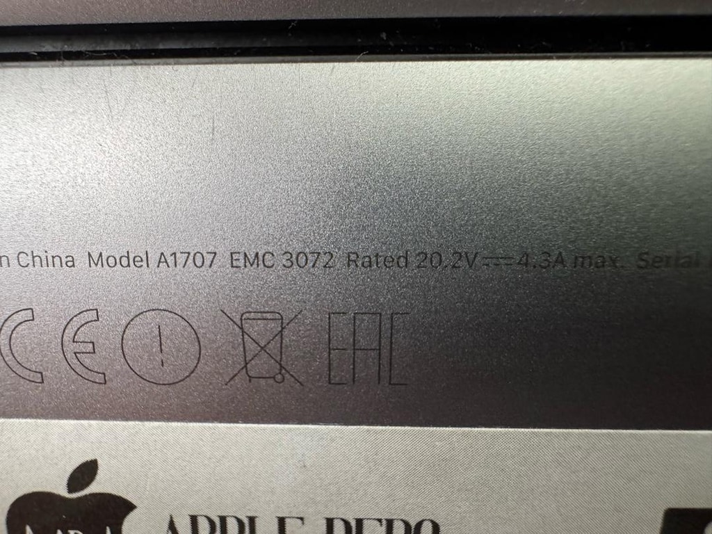 MacBook Pro i7 16/256 - 9
