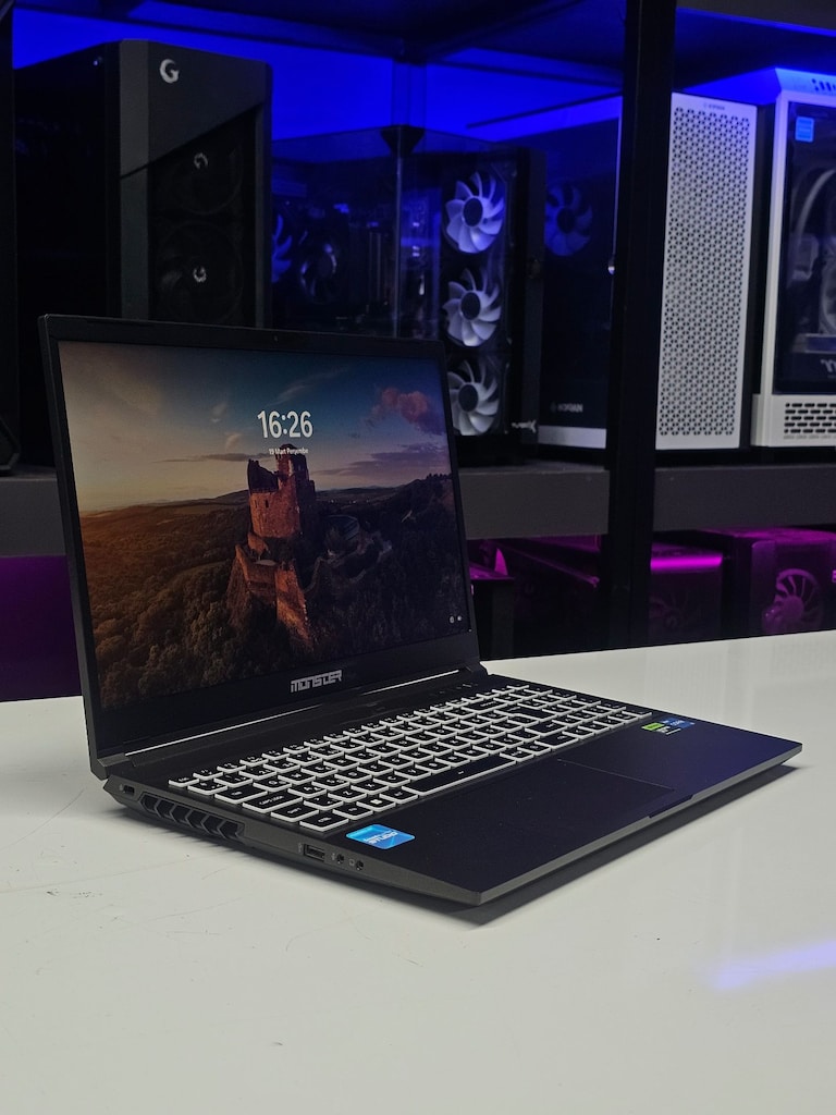 Monster - i7 10750H- RTX 2060 6GB-16GB RAM - 500GB M2 SSD - 2