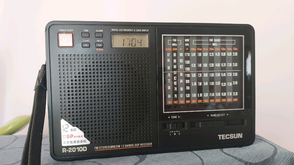 TECSUN R-2010D DİJİTAL DSP DÜNYA RADYOSU SAAT ALARM