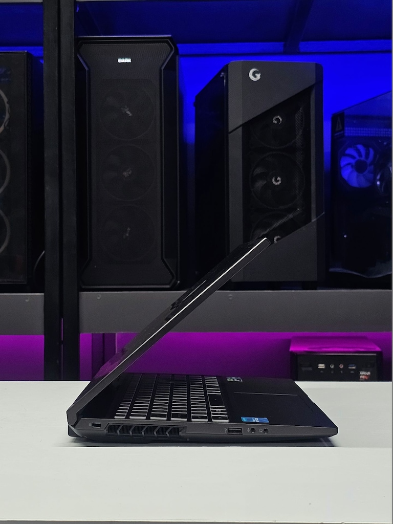 Monster - i7 10750H- RTX 2060 6GB-16GB RAM - 500GB M2 SSD - 3