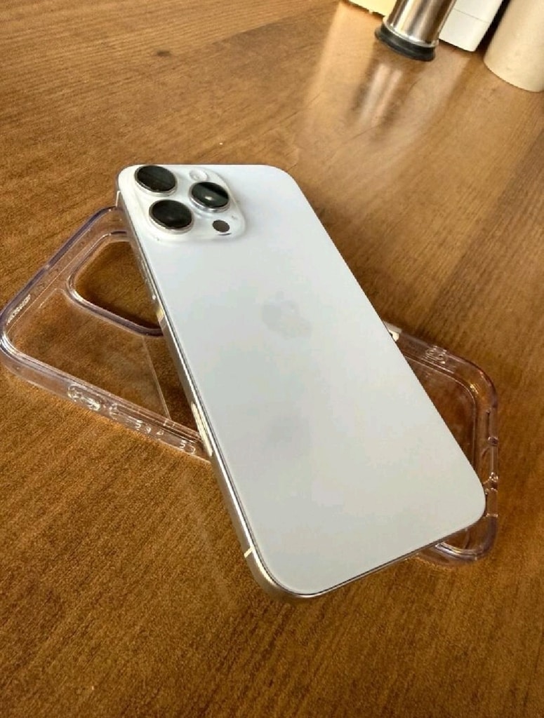 iPhone 16 pro Max yd