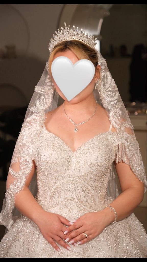 “1 Kez Giyilmiş Taşlı, İşlemeli Prenses Model Özel Dikim Gelinlik