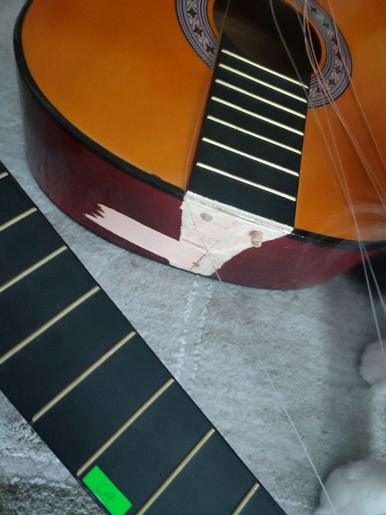 kırık Gitar - 5