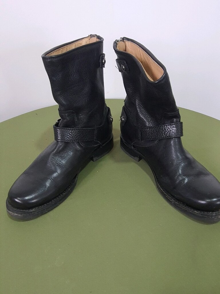 FRYE BOT - 3