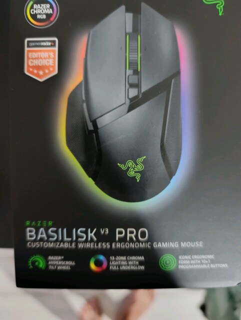 razer basilisk v3 pro oyuncu mousu