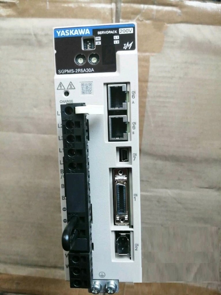Yaskawa SERVOPACK SIFIR KUTULU