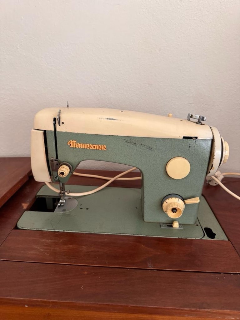 Dikiş Makinesi ve Sehpası - 8